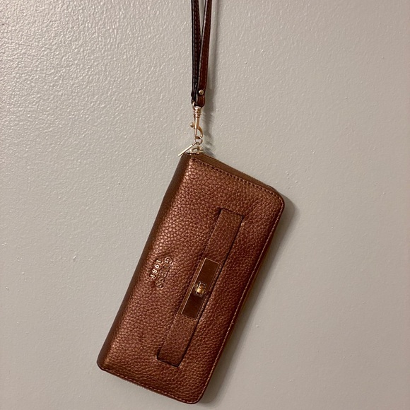 Guess Wallet - Picture 2 of 4